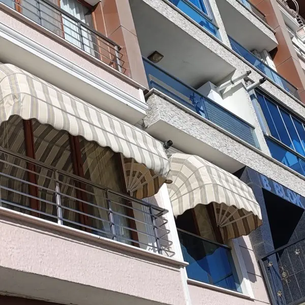 Apartman Balkonu Karpuz Tente Uygulaması